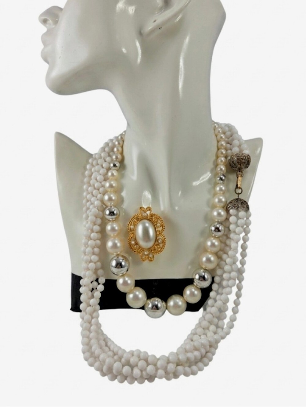 Vintage Grandmacore Jewelry Bundle: JAPAN Beaded Necklace & Pearl Brooch